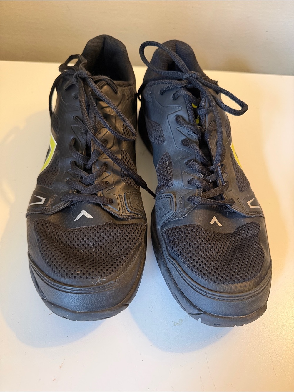 TYR Men's Black and Yellow Athletic Shoes